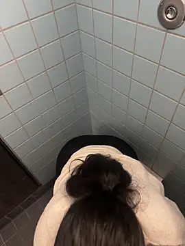 Snapshot of latingangsex chatting on 02.15.26 latingangsex online show from 02.15.26