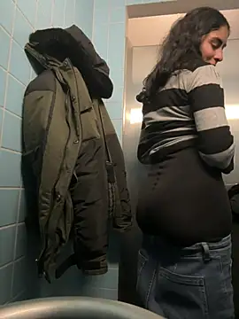 Snapshot of latingangsex chatting on 02.19.26 latingangsex online show from 02.19.26