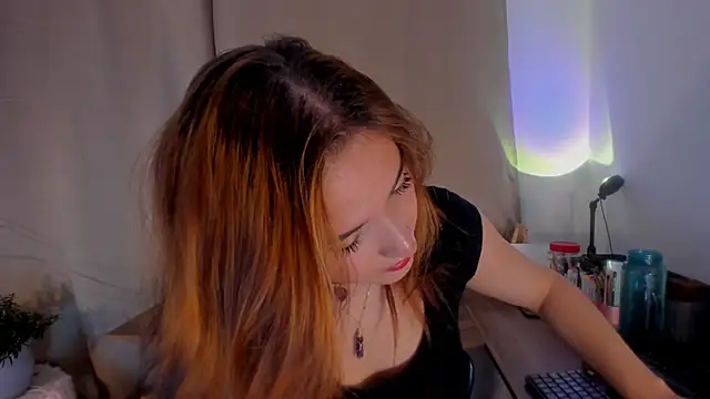 AmaruBloom online show from 02.04.26