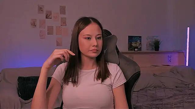 adelle046 online show from 10.06.25