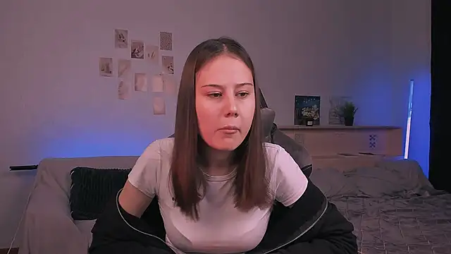 adelle046 online show from 10.16.25