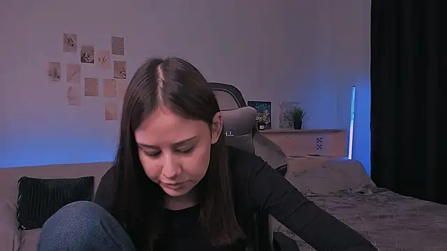 adelle046 online show from 10.17.25
