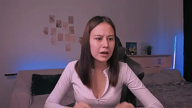 adelle046 online show from 10.18.25