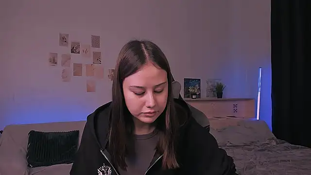 adelle046 online show from 10.20.25