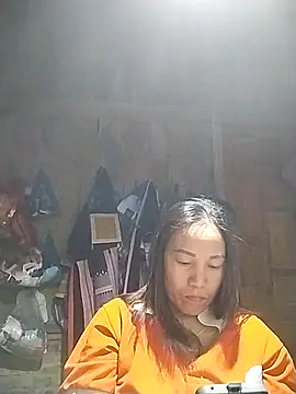 Snapshot of asakaka chatting on 10.19.25 asakaka online show from 10.19.25