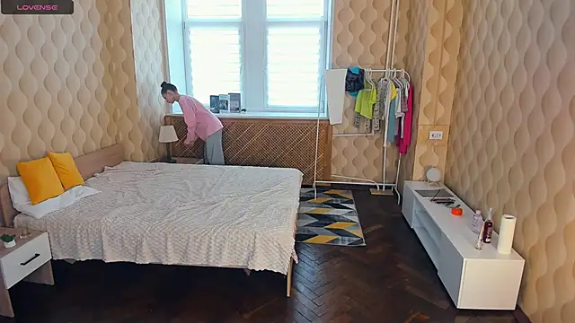 Snapshot of JinnyMcie chatting on 11.01.25 JinnyMcie online show from 11.01.25