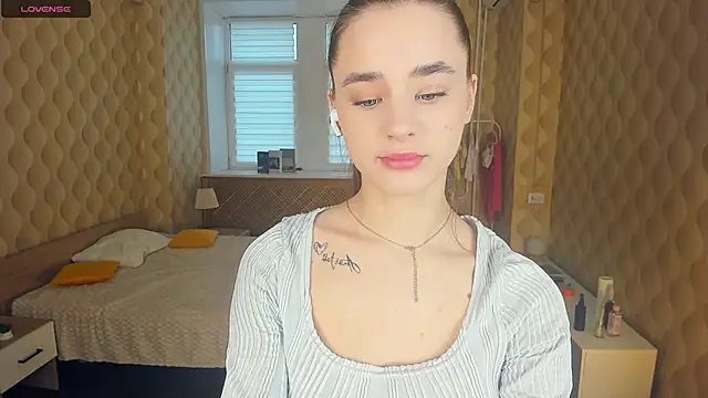 Snapshot of JinnyMcie chatting on 11.09.25 JinnyMcie online show from 11.09.25