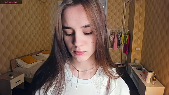 Snapshot of JinnyMcie chatting on 12.21.25 JinnyMcie online show from 12.21.25