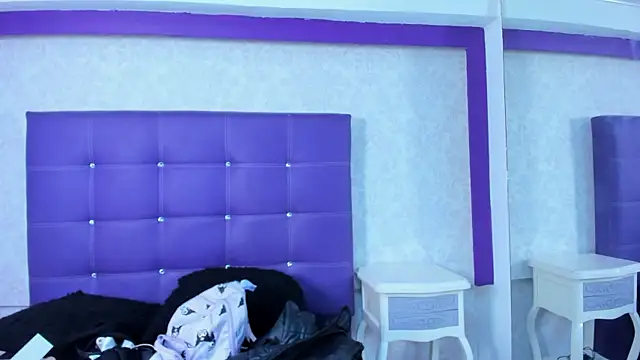 LeaMoreau22 online show from 10.11.25