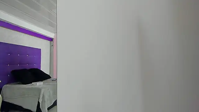 LeaMoreau22 online show from 11.01.25