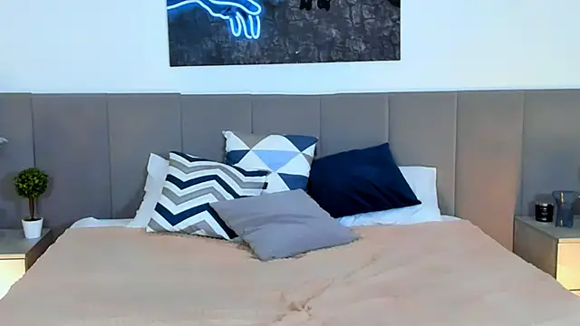 Snapshot of SugarWhisper chatting on 11.30.25 SugarWhisper online show from 11.30.25