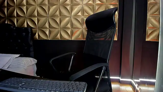 scarlettvelvet  online show from 11.27.25