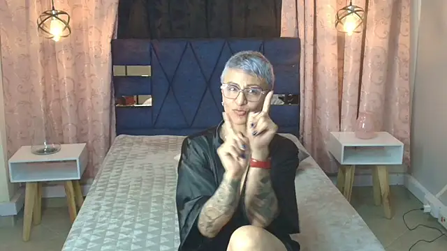 Charlotte  Gray online show from 12.05.25