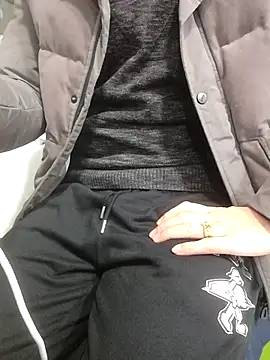 Snapshot of chougegg0214 chatting on 12.23.25 chougegg0214 online show from 12.23.25