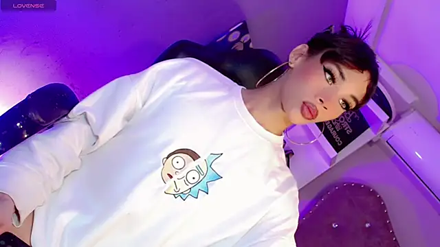 Snapshot of Daphnne_XXX chatting on 10.05.25 Daphnne XXX online show from 10.05.25