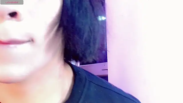 Snapshot of Daphnne_XXX chatting on 11.27.25 Daphnne XXX online show from 11.27.25