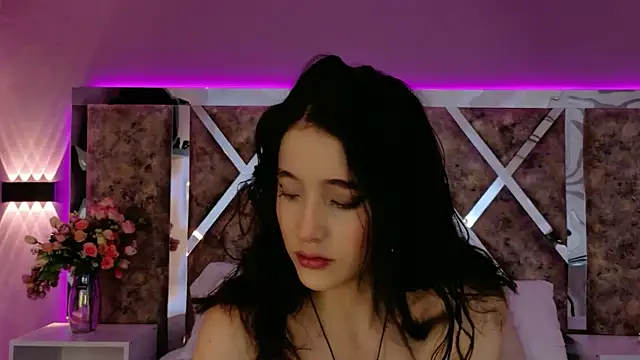 MeganR  online show from 11.08.25