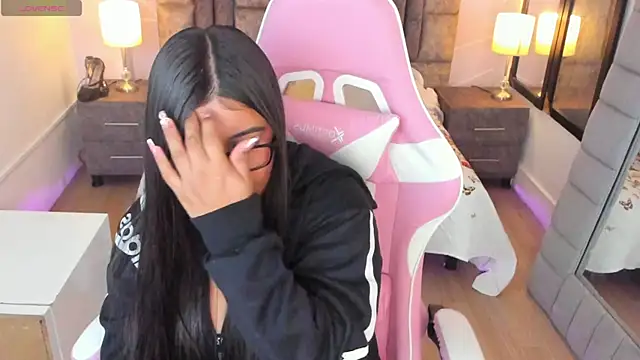 Snapshot of AnnaSwift_ chatting on 01.13.26 AnnaSwift online show from 01.13.26