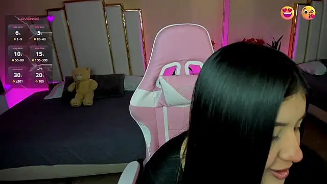 Snapshot of AnnaSwift_ chatting on 02.23.26 AnnaSwift online show from 02.23.26