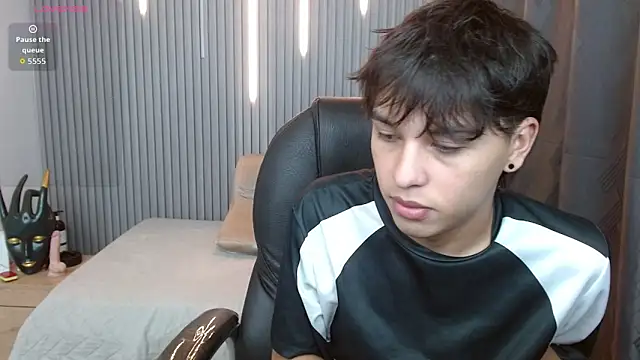 Snapshot of StiwenTwink chatting on 05.02.26 StiwenTwink online show from 05.02.26