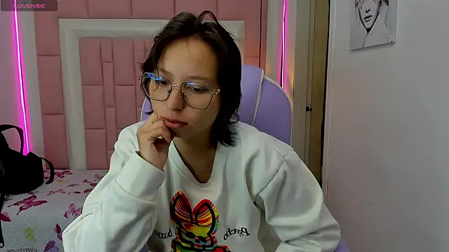 Snapshot of Klaret_Toy chatting on 06.14.26 Klaret Toy online show from 06.14.26
