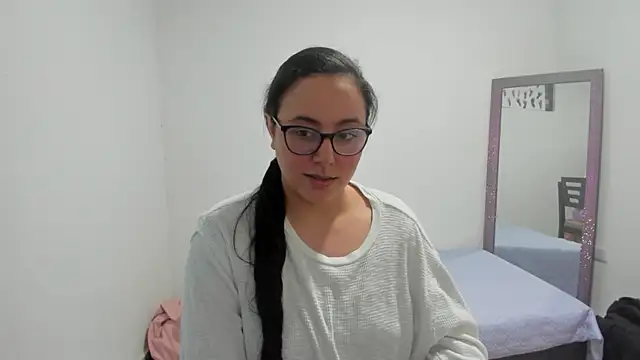 Snapshot of Venus_cat_ chatting on 10.16.25 Venus cat online show from 10.16.25