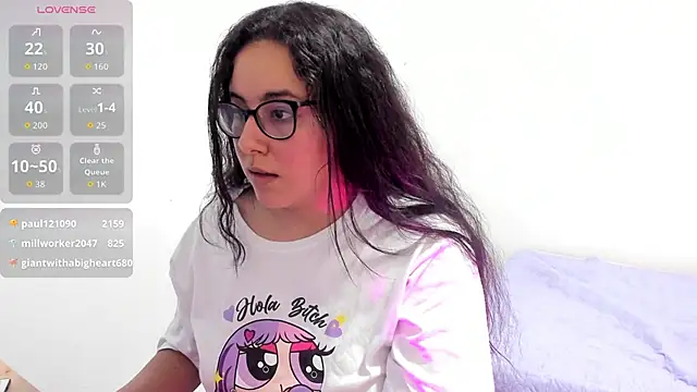 Snapshot of Venus_cat_ chatting on 10.29.25 Venus cat online show from 10.29.25