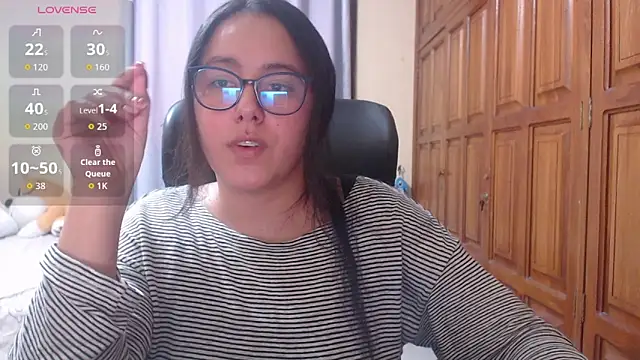 Snapshot of Venus_cat_ chatting on 01.10.26 Venus cat online show from 01.10.26