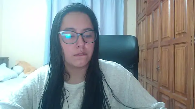 Snapshot of Venus_cat_ chatting on 01.10.26 Venus cat online show from 01.10.26