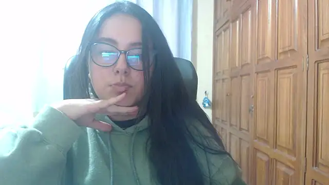 Snapshot of Venus_cat_ chatting on 01.13.26 Venus cat online show from 01.13.26