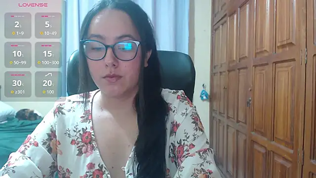 Snapshot of Venus_cat_ chatting on 01.18.26 Venus cat online show from 01.18.26