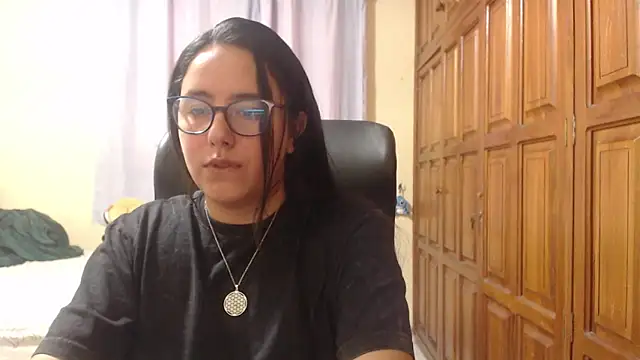 Snapshot of Venus_cat_ chatting on 02.08.26 Venus cat online show from 02.08.26