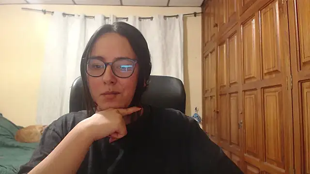 Snapshot of Venus_cat_ chatting on 02.16.26 Venus cat online show from 02.16.26