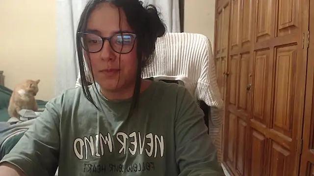 Snapshot of Venus_cat_ chatting on 02.20.26 Venus cat online show from 02.20.26