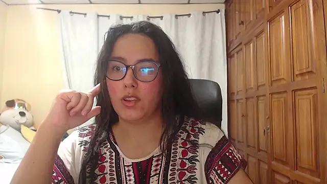 Snapshot of Venus_cat_ chatting on 04.03.26 Venus cat online show from 04.03.26