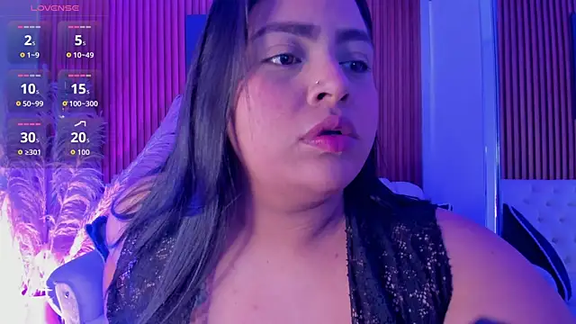 Snapshot of MayaCurvy chatting on 10.14.25 MayaCurvy online show from 10.14.25