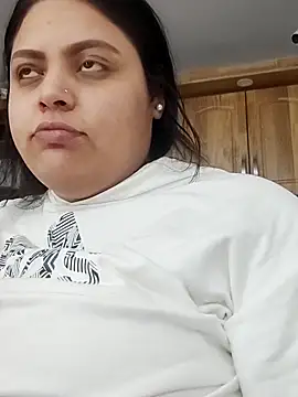 Snapshot of MayaCurvy chatting on 10.25.25 MayaCurvy online show from 10.25.25