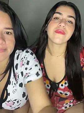 Snapshot of sindyy_01 chatting on 10.11.25 sindyy 01 online show from 10.11.25