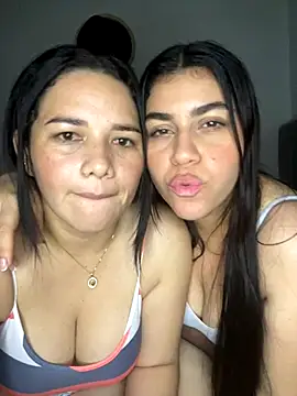 Snapshot of sindyy_01 chatting on 10.16.25 sindyy 01 online show from 10.16.25