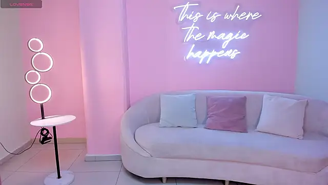 NatalieLewis online show from 02.25.26