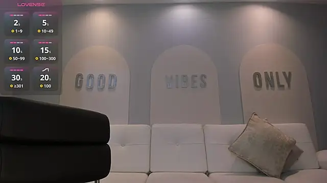 EmilyJohnsonX1 online show from 11.12.25