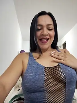 LindaSalo33 online show from 10.08.25