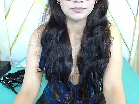 Snapshot of Ariadna_Wells chatting on 12.16.25 Ariadna Wells online show from 12.16.25