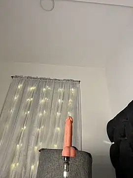 MerliaSsomer online show from 10.29.25