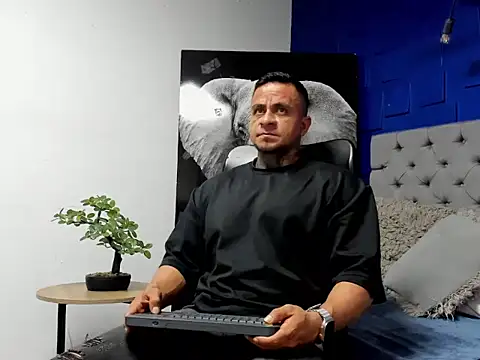 ZEUS-KING online show from 10.03.25