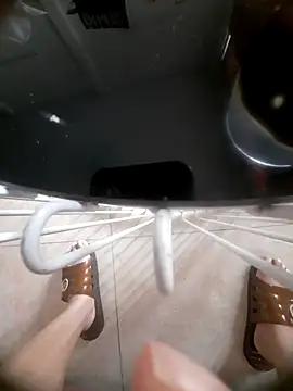 Snapshot of Zun_121 chatting on 10.22.25 Zun 121 online show from 10.22.25