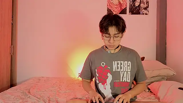 Snapshot of Darcy_and_Stolas chatting on 11.06.25 Darcy and Stolas online show from 11.06.25