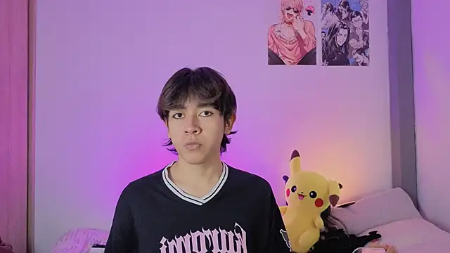 Snapshot of Darcy_and_Stolas chatting on 11.25.25 Darcy and Stolas online show from 11.25.25