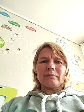 Snapshot of Masha412111 chatting on 10.02.25 Masha412111 online show from 10.02.25