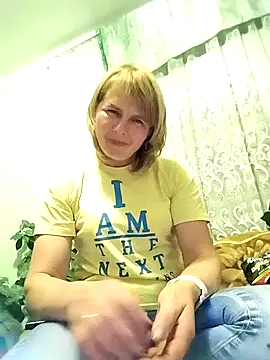 Snapshot of Masha412111 chatting on 10.08.25 Masha412111 online show from 10.08.25